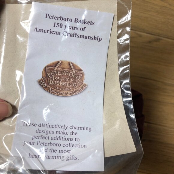 Vintage Peterboro handcrafted round basket with  handle, red merlot liner - Picture 4 of 10